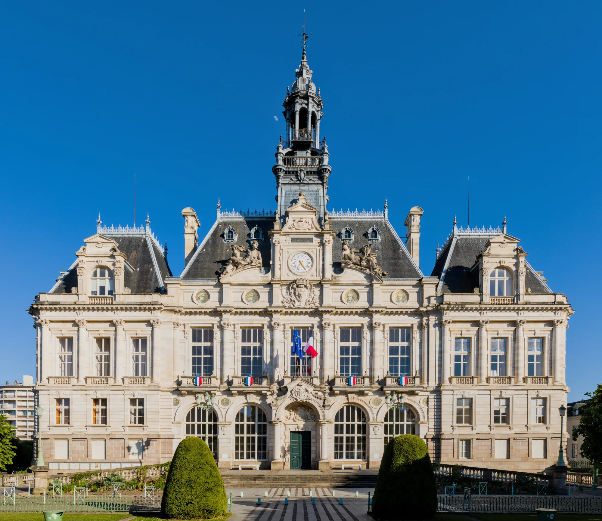 Poids économique de la culture : 54,1 milliards, mais un budget en recul constant
